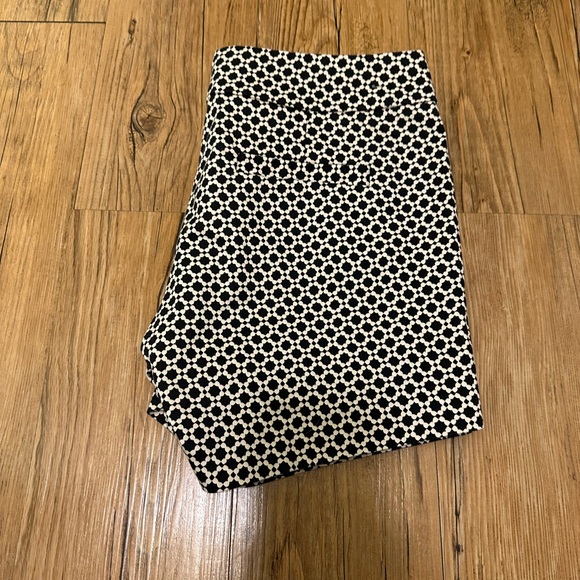 J. Crew Black and White Geometric Women's Shorts - Picture 2 of 5